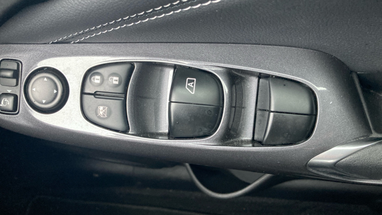 Nissan Juke 1.6 Hybrid Tekna 5dr Auto Hybrid Hatchback